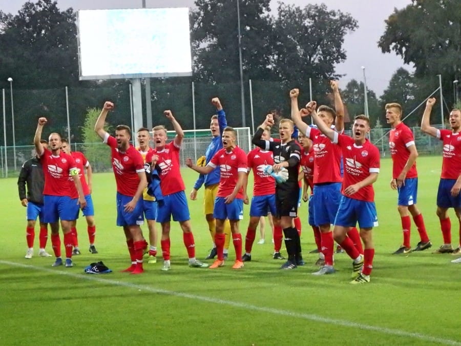 KAPITALNY MECZ SOKOŁA - OLIMPIA ZAMBRÓW ROZGROMIONA 13 1aa2f7441c2e1e8ce1ae43bf58de9bfa XL