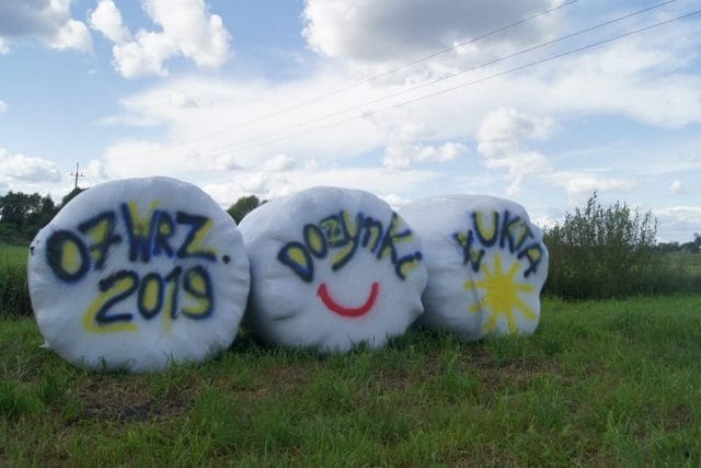 ROLNIK Z ŻONĄ I CIĄGNIKIEM ZAPRASZAJĄ NA DOŻYNKI W ŁUKCIE 3 70456904 1078403615883788 2689445882952155136 N