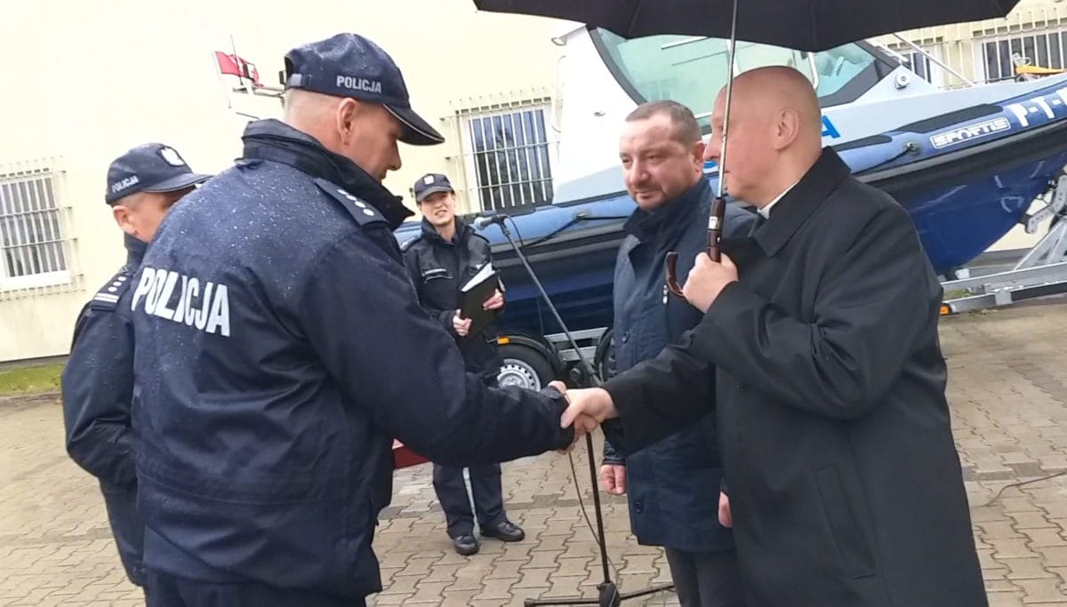 100 141237 E1570020567411