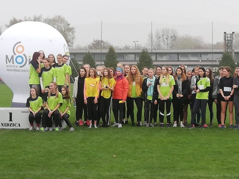 DZIEWCZYNY Z BAŻYNIAKA NA CZWARTYM MIEJSCU W WOJEWÓDZKICH SZTAFETOWYCH BIEGACH PRZEŁAJOWYCH 1 72823527 2631129566908559 5265825776879534080 N E1572343933511