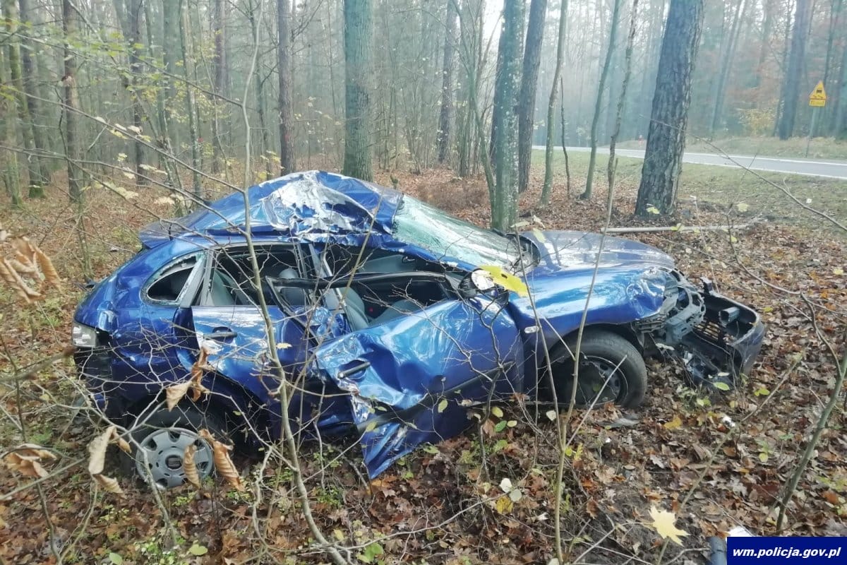 1 OSOBA ZGINĘŁA, POWAŻNA KOLIZJA I PIJANI KIEROWCY - PODSUMOWANIE WEEKENDU NA DROGACH W POWIECIE 1 32 143815
