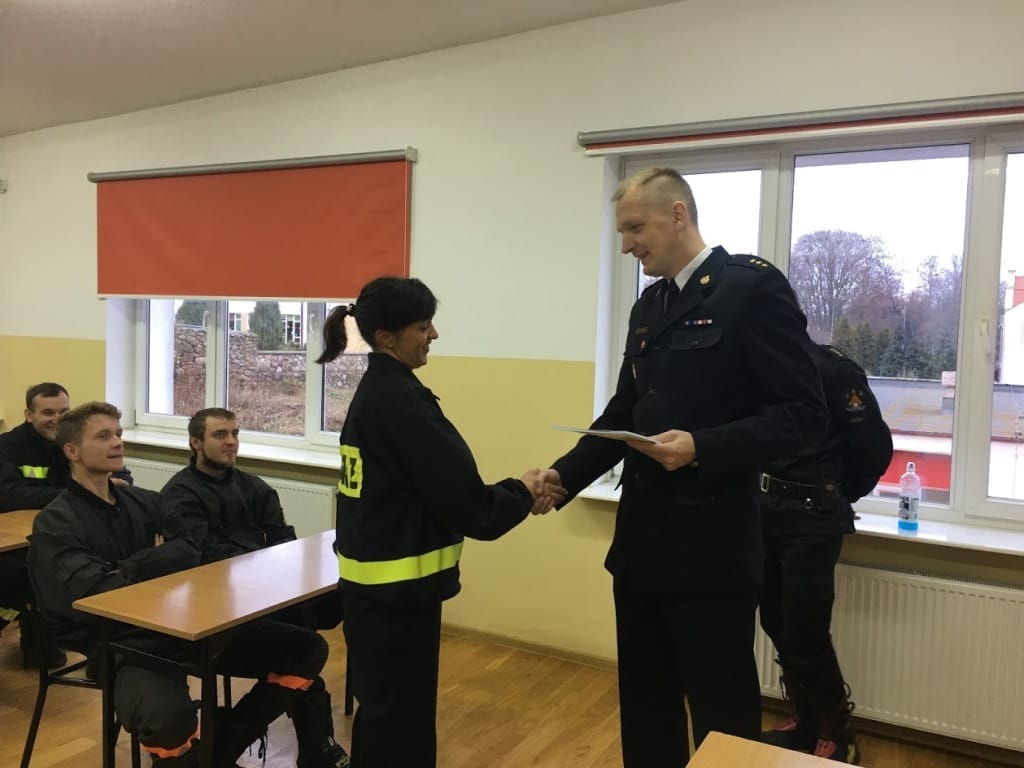 54 NOWYCH STRAŻAKÓW OSP Z UPRAWNIENIAMI RATOWNICZO-GAŚNICZYMI 11 4