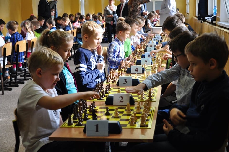 MACIEJ KIETRYS, KACPER KLONOWSKI I WIKTORIA ZAPAŁOWSKA Z MEDALAMI W WOJEWÓDZKIM TURNIEJU SZACHOWYM 16 75453502 2418592531791027 3894748254650236928 n