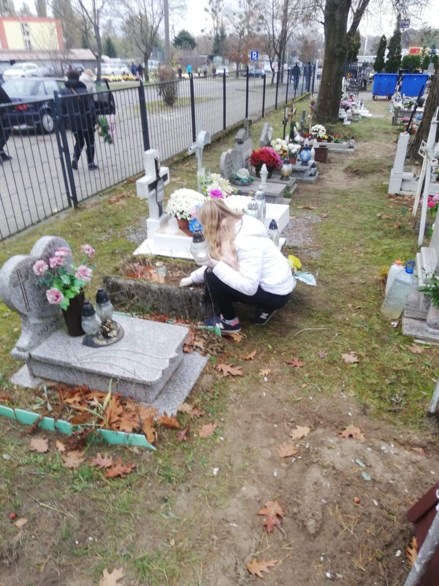 Prace Przy Grobach