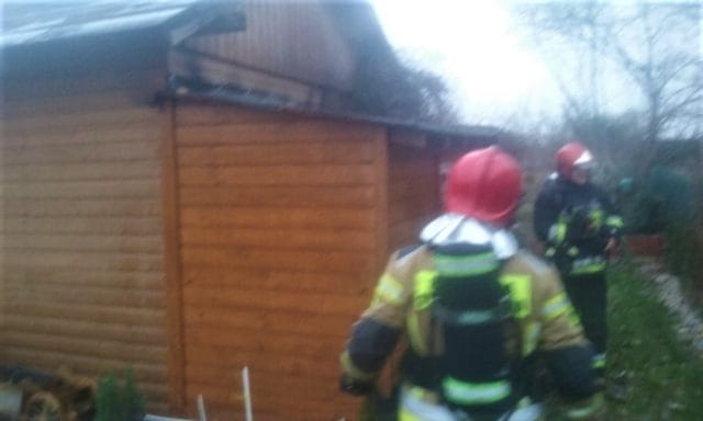 OSTRÓDA: POŻAR ALTANY NA OGRÓDKACH DZIAŁKOWYCH PRZY UL. SZOSA ELBLĄSKA 5 20191212 093003