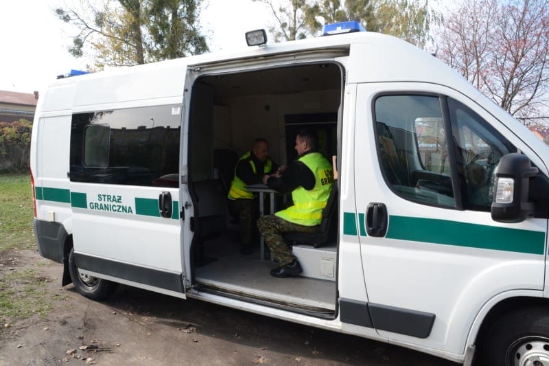 POWIAT: CZTERECH OBYWATELI NEPALU PRACOWAŁO BEZ ZEZWOLEŃ - MUSZĄ WRÓCIĆ DO OJCZYZNY 13 2 175013