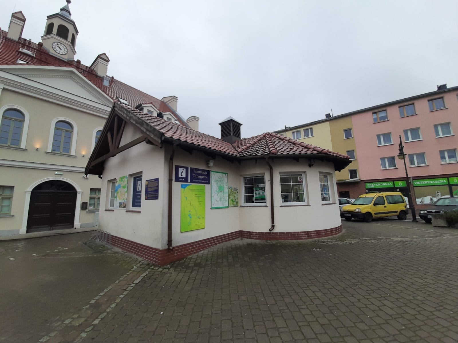 OSTRÓDZKA INFORMACJA TURYSTYCZNA W ODNOWIONEJ SIEDZIBIE SZYKUJE SIĘ DO SEZONU 2 20200129 095359