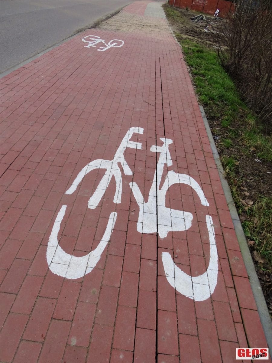 PROBLEM Z PĘKAJĄCĄ ŚCIEŻKĄ ROWEROWĄ NA ODCINKU KAJKOWO - SZAFRANKI (GMINA OSTRÓDA) 3 Dsc05486