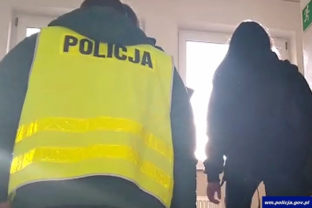 AKT OSKARŻENIA W SPRAWIE POBICIA PRZED JEDNYM Z OSTRÓDZKICH SKLEPÓW 13 32 150155