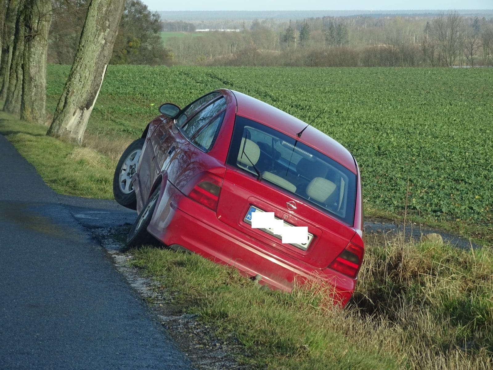 UWAGA! ŚLISKO NA DROGACH! SĄ PIERWSZE ZDARZENIA DROGOWE W REGIONIE 13 DSC07441