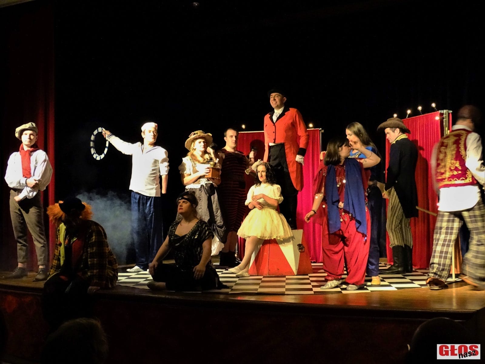 ISTNY CYRK TEATRU PRZEBUDZENI W ZAMKU W OSTRÓDZIE 6 Dsc08359