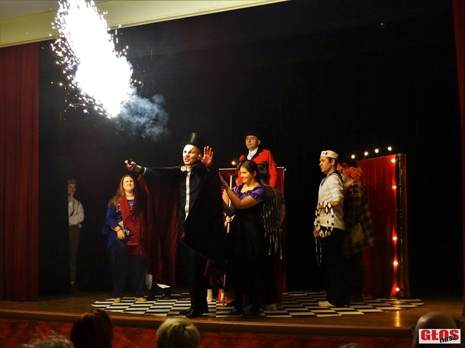 ISTNY CYRK TEATRU PRZEBUDZENI W ZAMKU W OSTRÓDZIE 7 Dsc08375