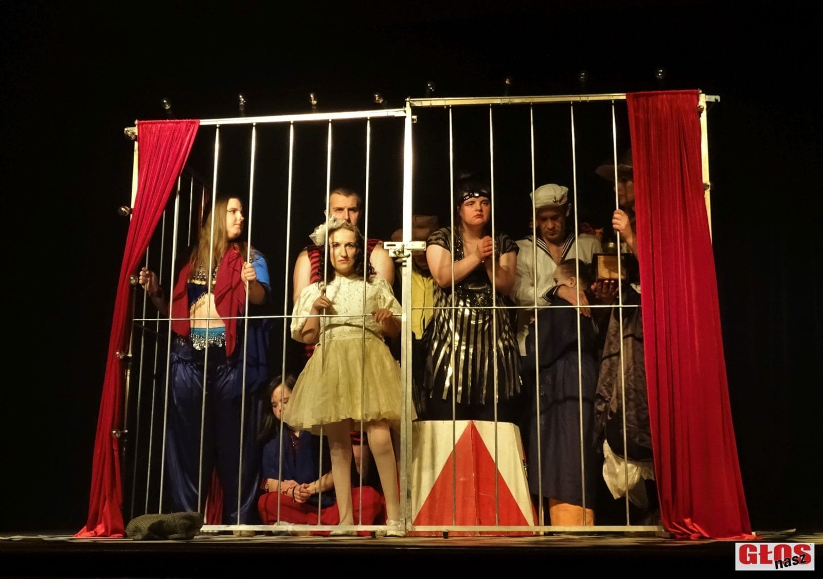 ISTNY CYRK TEATRU PRZEBUDZENI W ZAMKU W OSTRÓDZIE 1 Dsc08383