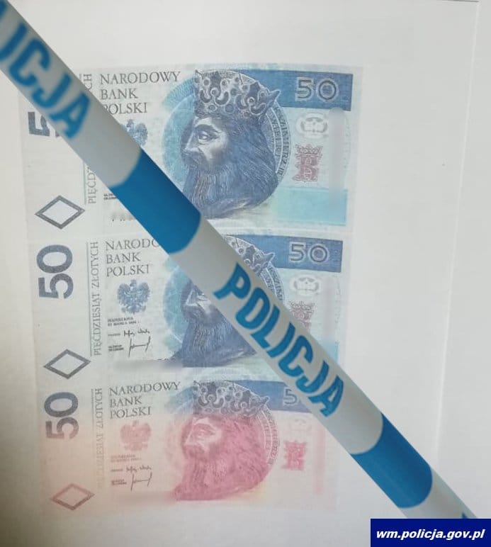 MIESZKANIEC POWIATU OSTRÓDZKIEGO CHCIAŁ ZAPŁACIĆ ZA PALIWO FAŁSZYWYM BANKNOTEM 1 32 152105