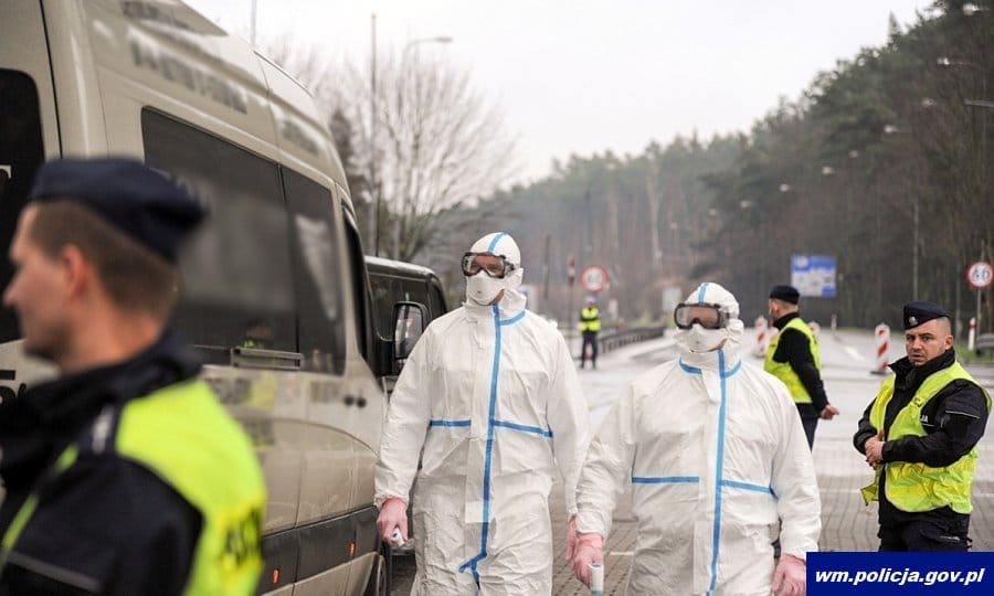 REGION: WIELE PRZYPADKÓW ŁAMANIA ZAKAZÓW ZWIĄZANYCH Z EPIDEMIĄ 13 32 152688