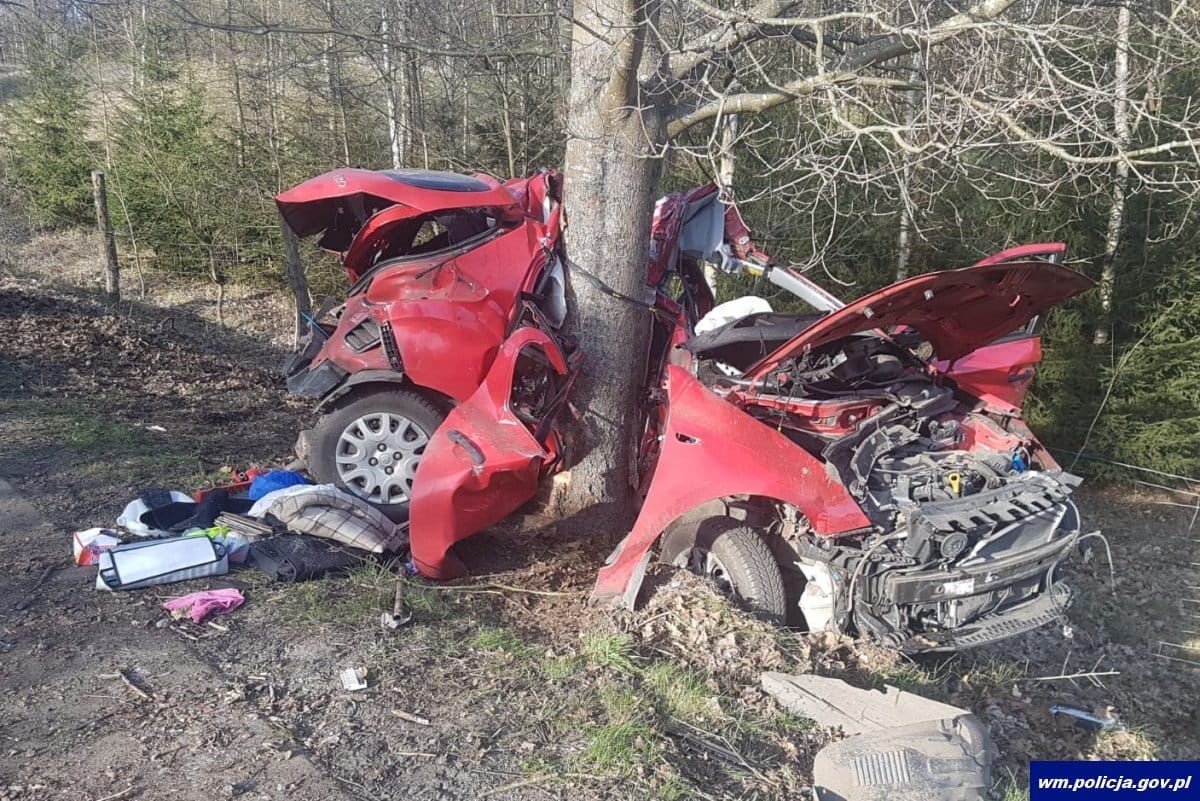 ŚWIĄTECZNY WEEKEND NA DROGACH WARMII I MAZUR - 1 OSOBA ZGINĘŁA 4 32 153265