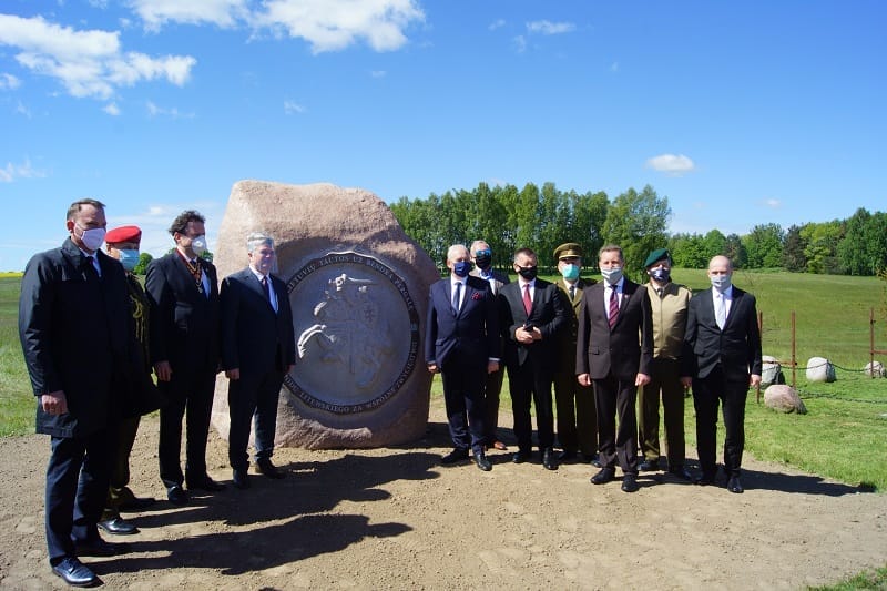 SYMBOLICZNY KAMIEŃ PAMIĄTKOWY OD NARODU LITEWSKIEGO STANĄŁ POD GRUNWALDEM 5 k1