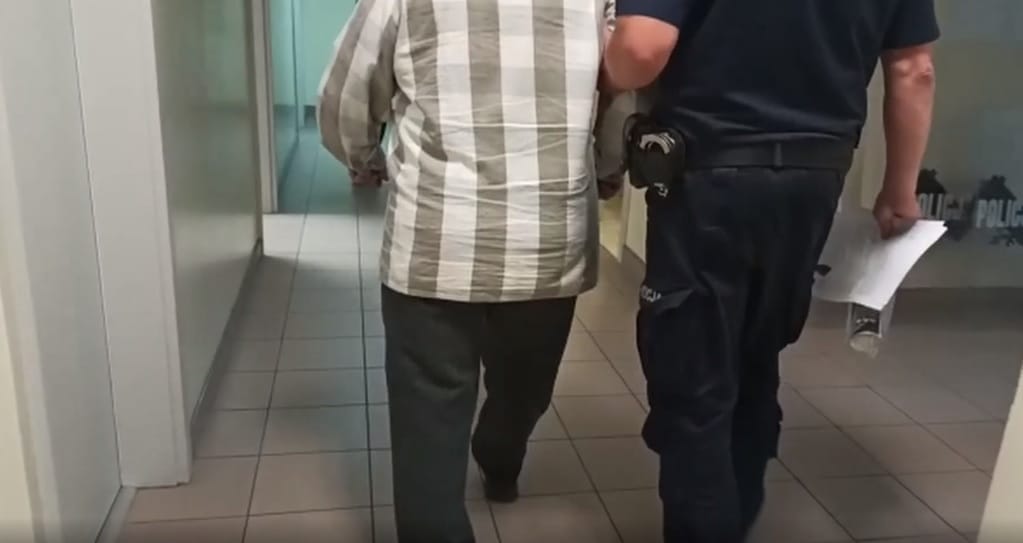 SAMBOROWO: ZNISZCZYŁ BANERY WYBORCZE. ZOSTAŁ ZATRZYMANY 13 banery