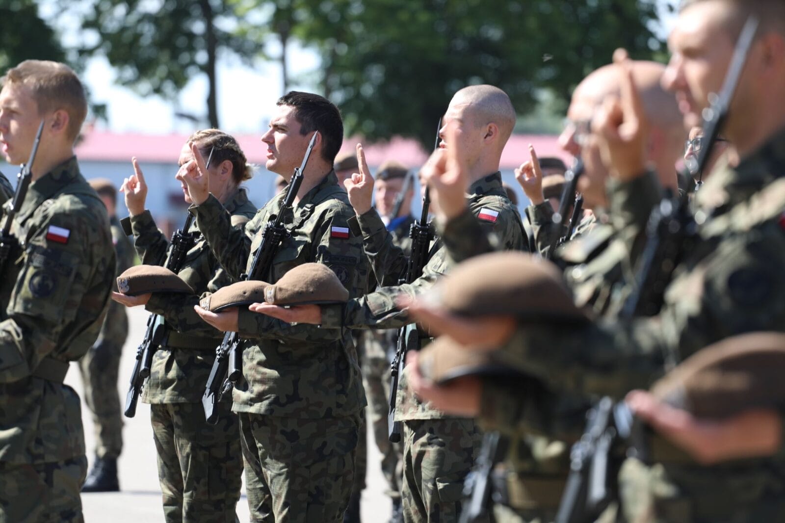 NOWI ŻOŁNIERZE WOJSK OBRONY TERYTORIALNEJ ZŁOŻYLI PRZYSIĘGĘ W MORĄGU 1 Thumbnail 5