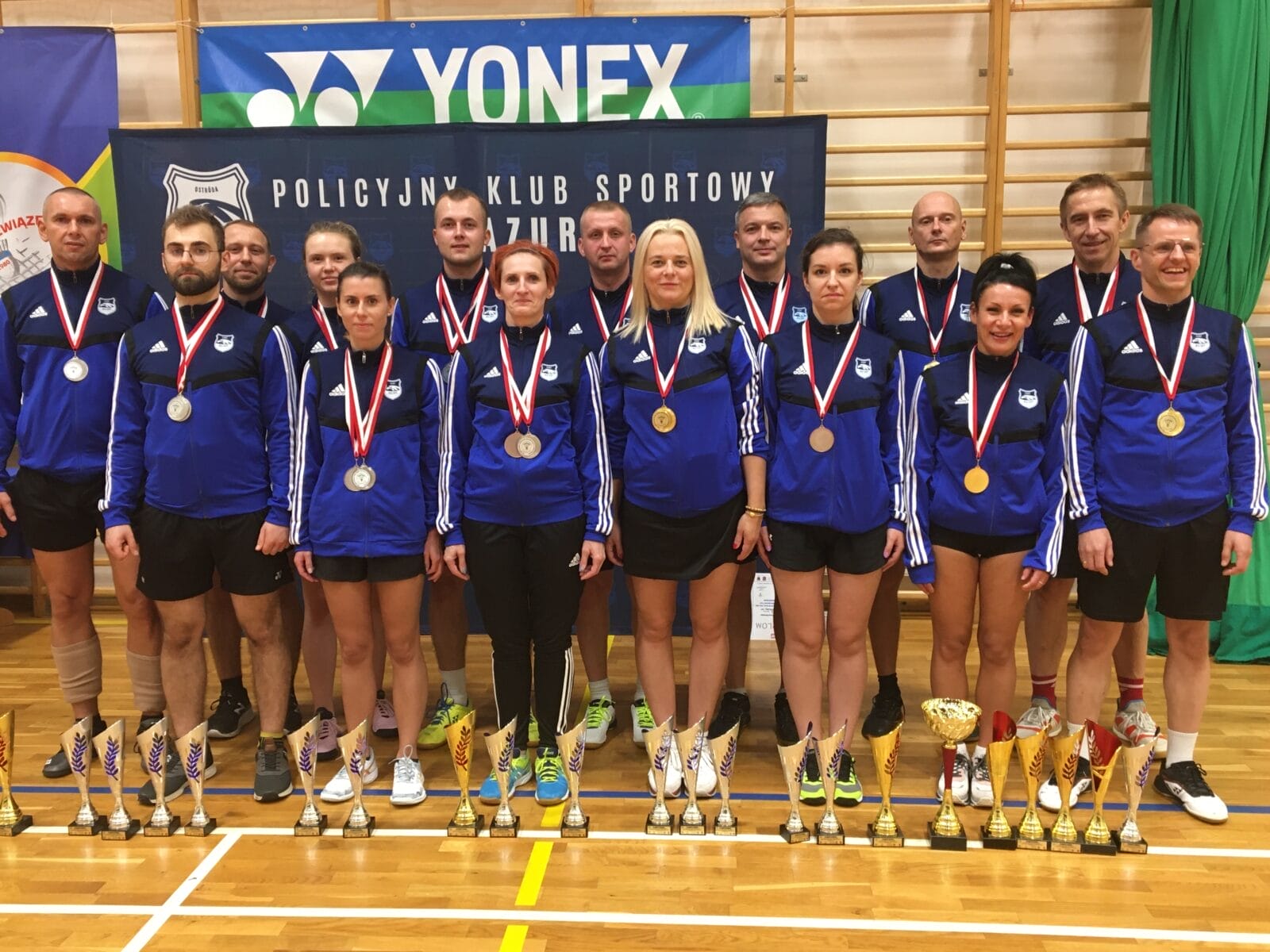 17 MEDALI PKS MAZURY W MISTRZOSTWACH POLSKI SŁUŻB W BADMINTONIE 1 100 161267 G