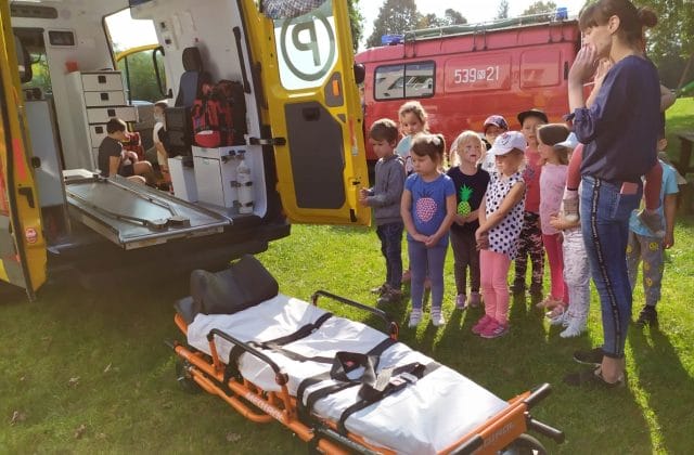 LEKCJA BEZPIECZEŃSTWA W SZKOŁACH W MIELNIE I STĘBARKU (GMINA GRUNWALD) 2 100 161469 G