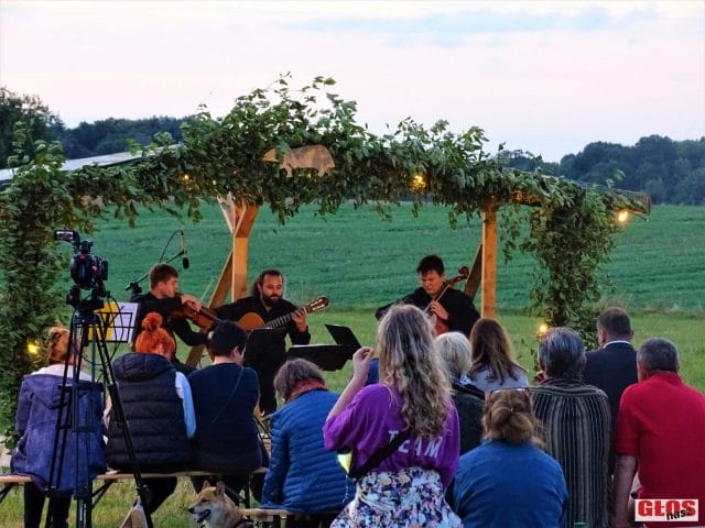 NIEZWYKŁY CHARYTATYWNY "KONCERT NA ŁĄCE" W OSTROWINIE (GM. OSTRÓDA) DLA TYMKA (FOTO+VIDEO) 4 Dsc02346