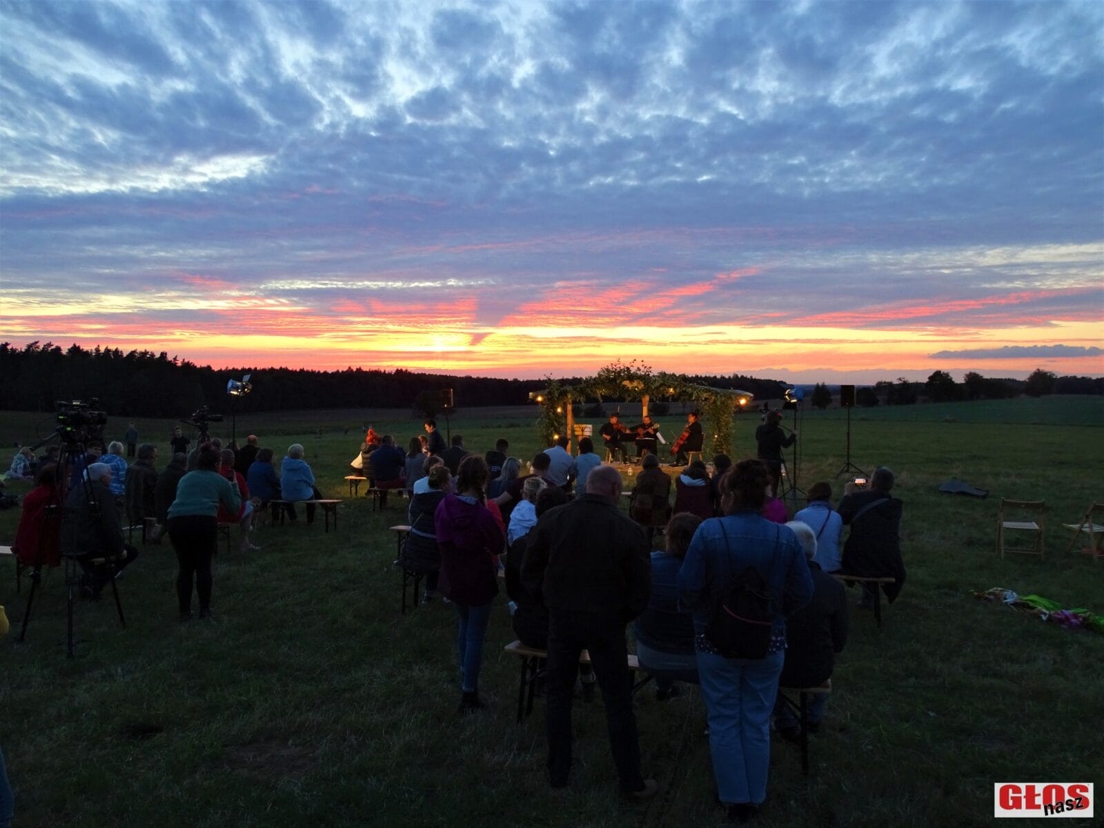 NIEZWYKŁY CHARYTATYWNY "KONCERT NA ŁĄCE" W OSTROWINIE (GM. OSTRÓDA) DLA TYMKA (FOTO+VIDEO) 10 Dsc02357
