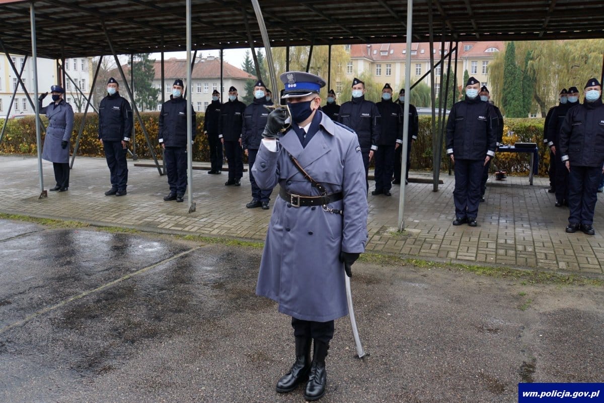 45 NOWYCH POLICJANTOW NA WARMII I MAZURACH - TRAFIĄ M.IN. DO KOMENDY W OSTRÓDZIE 2 32 164869