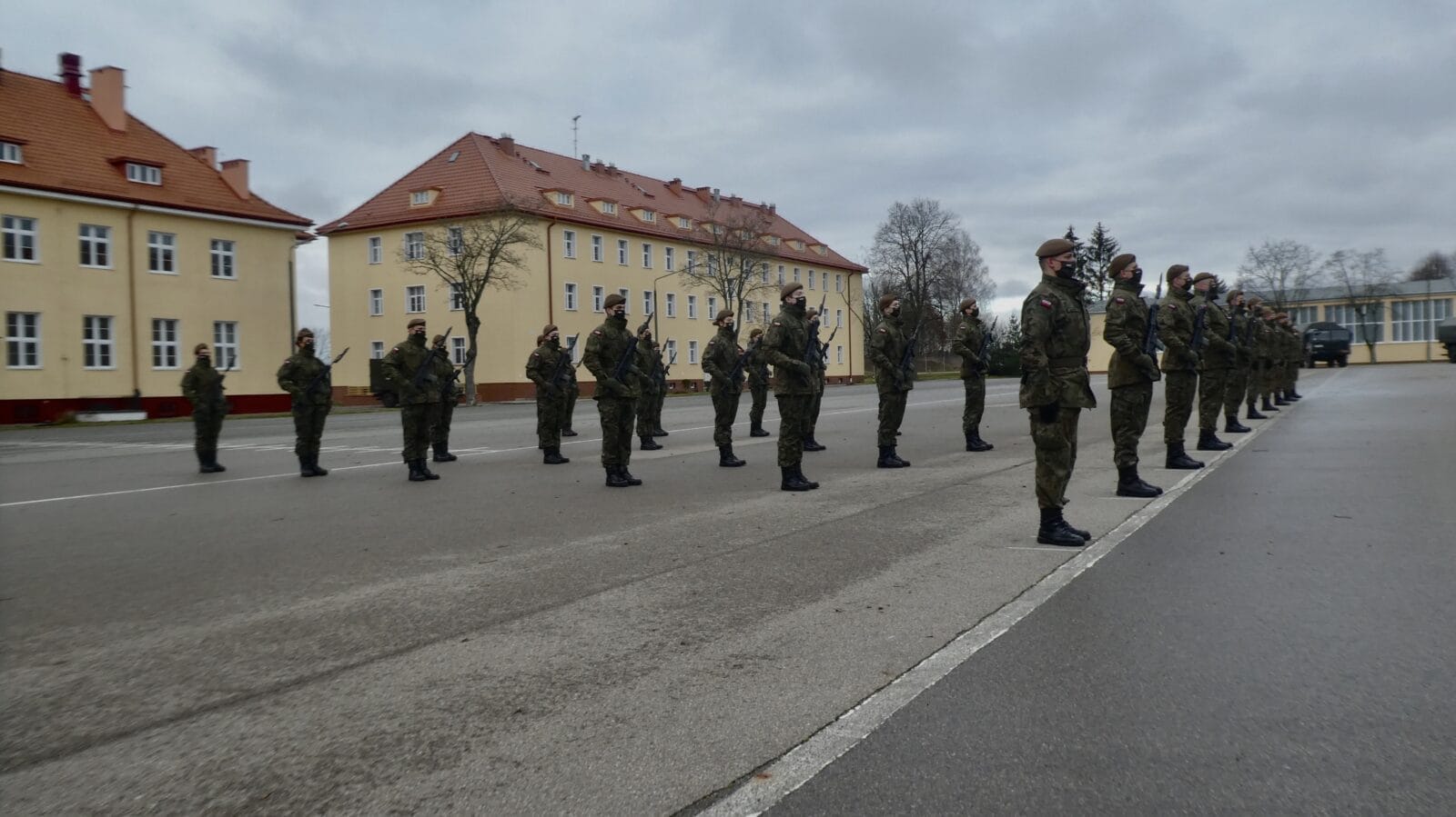 WOT: DZIŚ W MORĄGU PADŁY SŁOWA: "JA, ŻOŁNIERZ WOJSKA POLSKIEGO PRZYSIĘGAM..." 22 P1100571