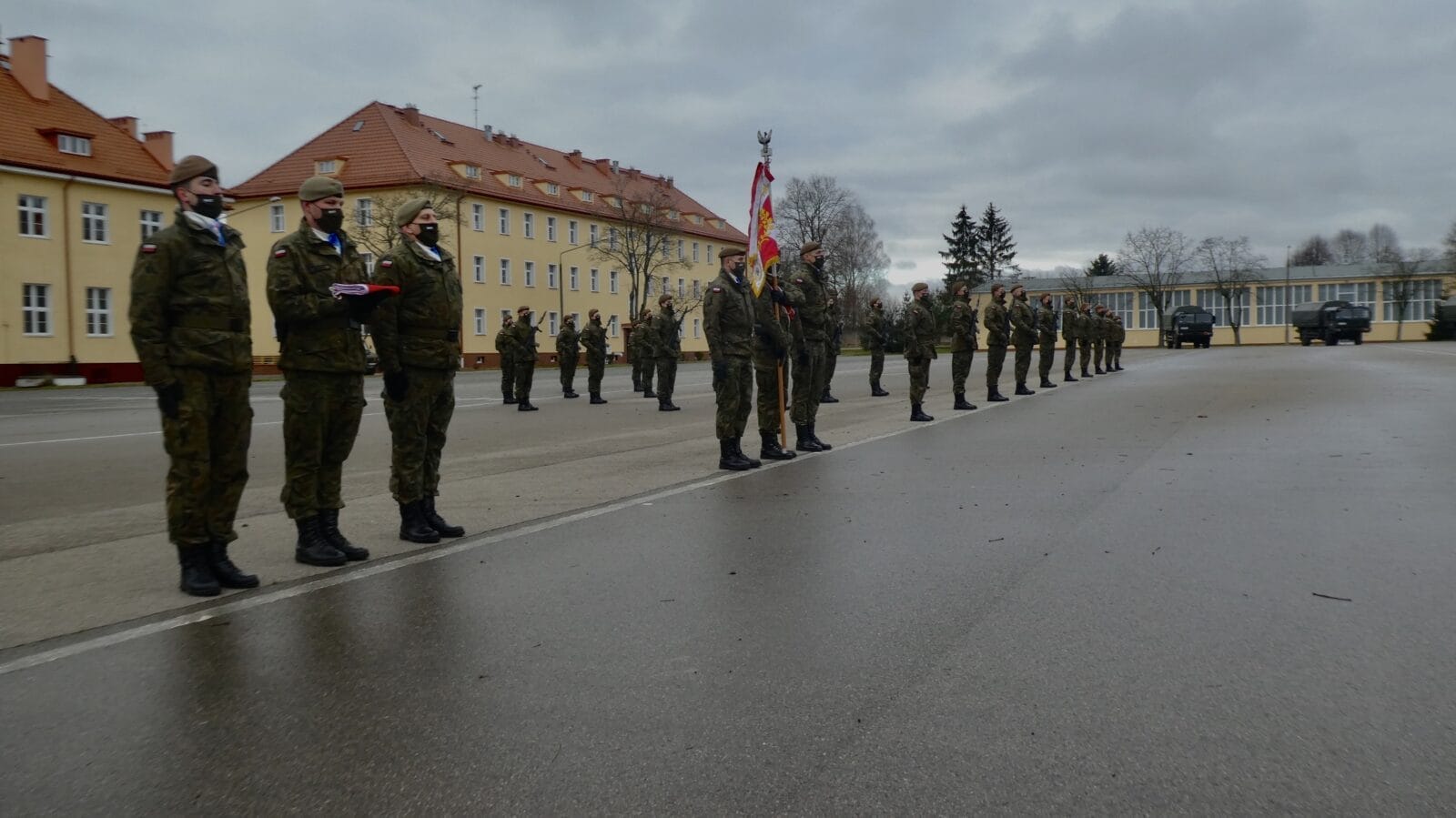 WOT: DZIŚ W MORĄGU PADŁY SŁOWA: "JA, ŻOŁNIERZ WOJSKA POLSKIEGO PRZYSIĘGAM..." 21 P1100578