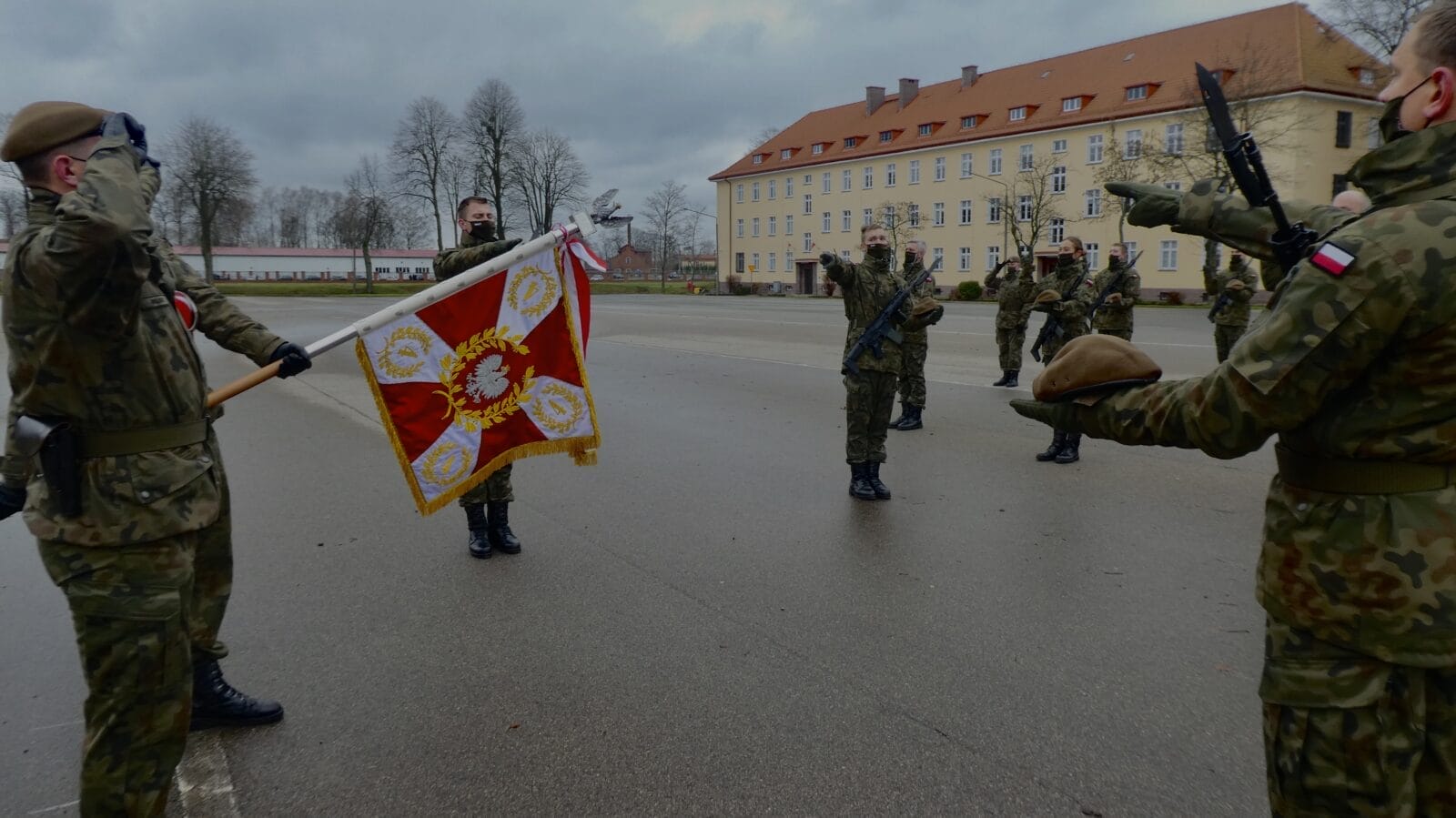 WOT: DZIŚ W MORĄGU PADŁY SŁOWA: "JA, ŻOŁNIERZ WOJSKA POLSKIEGO PRZYSIĘGAM..." 11 P1100652