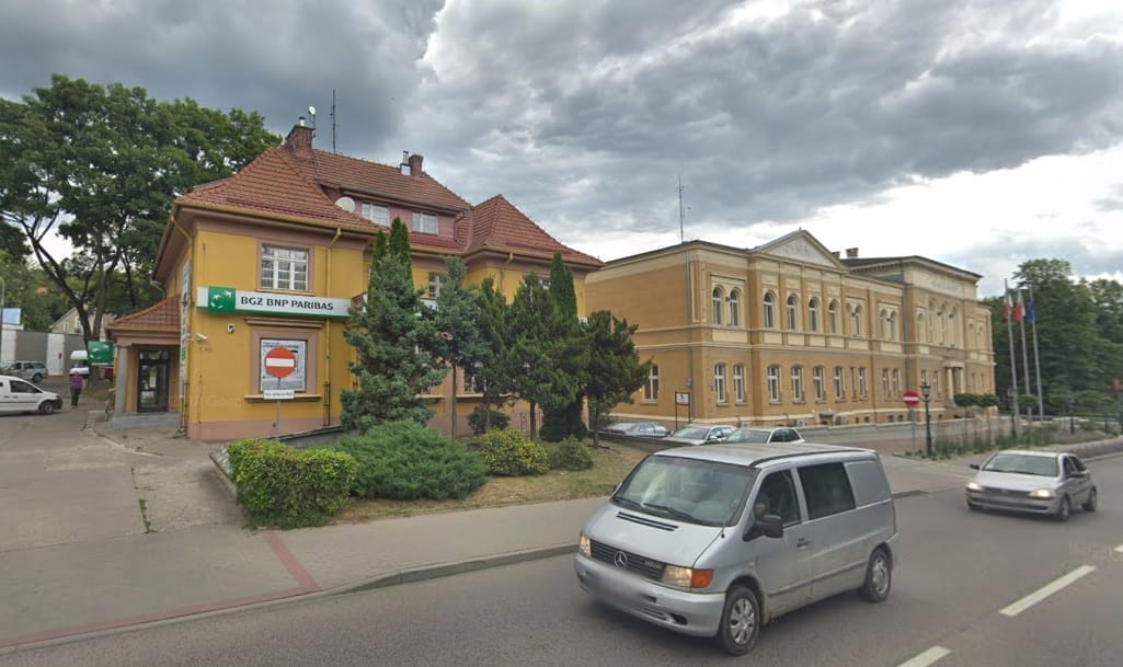 MIASTO CHCIAŁO KUPIĆ BUDYNEK PO BANKU PRZY UL. MICKIEWICZA. RADNI NIE WYRAZILI ZGODY 13 bgz