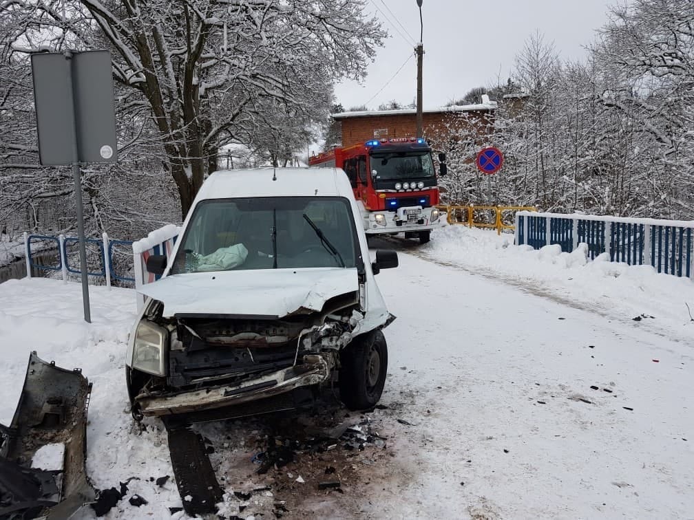 CZOŁOWE ZDERZENIE SAMOCHODÓW W MIELNIE (GM. GRUNWALD). JEDNA OSOBA W SZPITALU 3 138701682 272829417506943 1596239954975419481 N