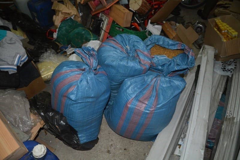 GM. MORĄG: PRZEWOZIŁ TYTOŃ - MÓWIŁ, ŻE TO PASZA DLA KURCZĄT. MIAŁ TEŻ PONAD 1200 LITRÓW ALKOHOLU? 5 2 190214