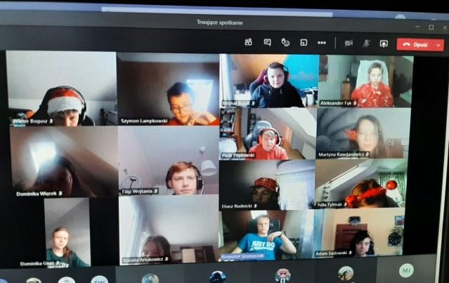 WALENTYNKI ONLINE W KLASACH 4-8 w SP5 IM. JANUSZA KORCZAKA W OSTRÓDZIE 16 20210219 130557