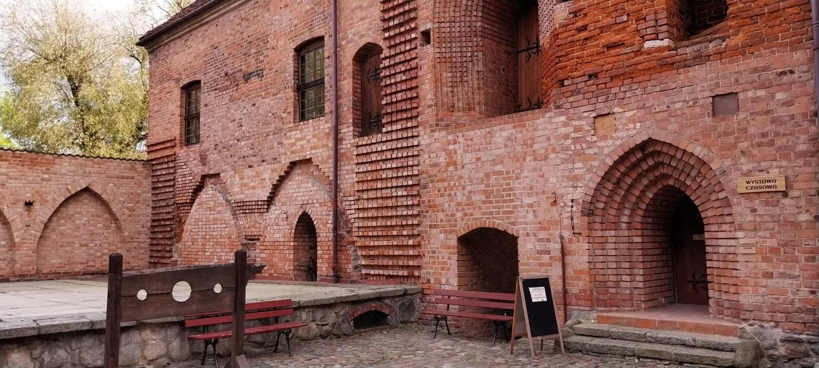 Muzeum Dotacja Czolo