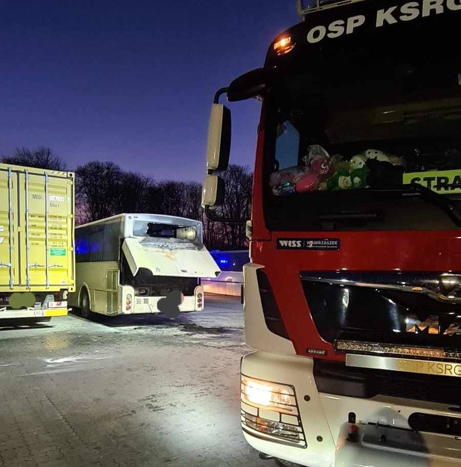 Pożar autobusu w Małdytach. Szybka reakcja strażaków zapobiegła tragedii 2 Maldyty Plonal Autobus2