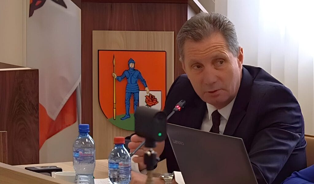 3 miliony złotych wsparcia od powiatu dla szpitala w Ostródzie. „Naszym obowiązkiem jest pomóc” 11 X Sesja Rady Powiatu Wiczkowski Andrzej Starosta