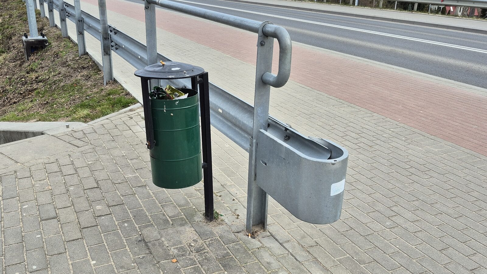 Ostróda: Miasto wymieni kosze na śmieci. Znamy harmonogram sprzątania 1 Kosz