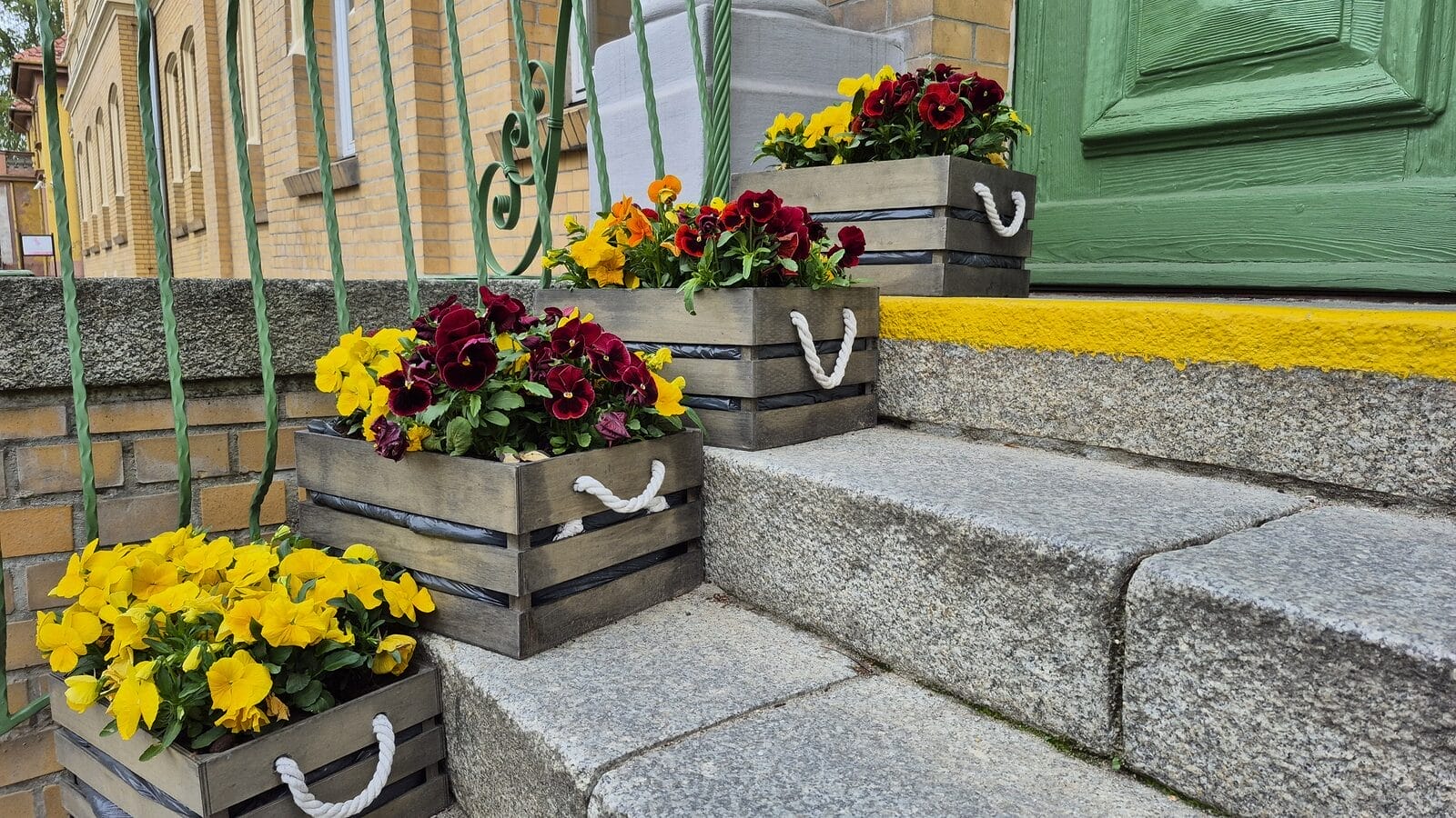 Ukwiecona Ostróda. Nowa inicjatywa dla mieszkańców. Do zdobycia nagrody! 1 Ukwiecona Ostróda. To Nazwa Konkursu Który Przygotowały Władze Ostródy Na Najlepszy Taras I Ogród W Naszym Mieście. Do Wygrania Nagrody!