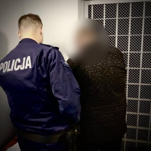 Pijany kierowca autobusu został osadzony w policyjnym areszcie.