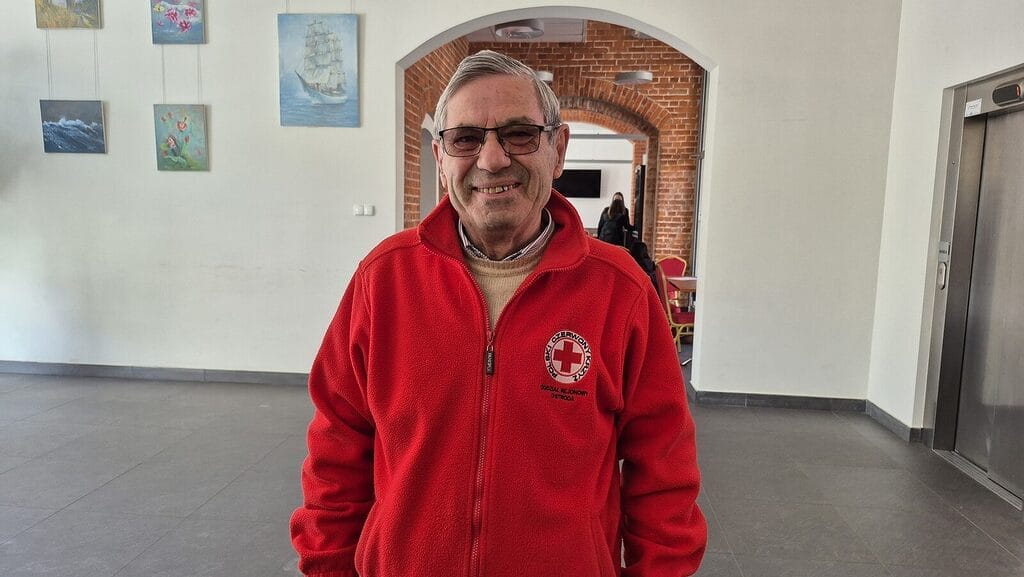 Co zrobić z ubraniami? Odpowiada Stanisław Makowski, kierownik biura rejonowego PCK Ostróda.