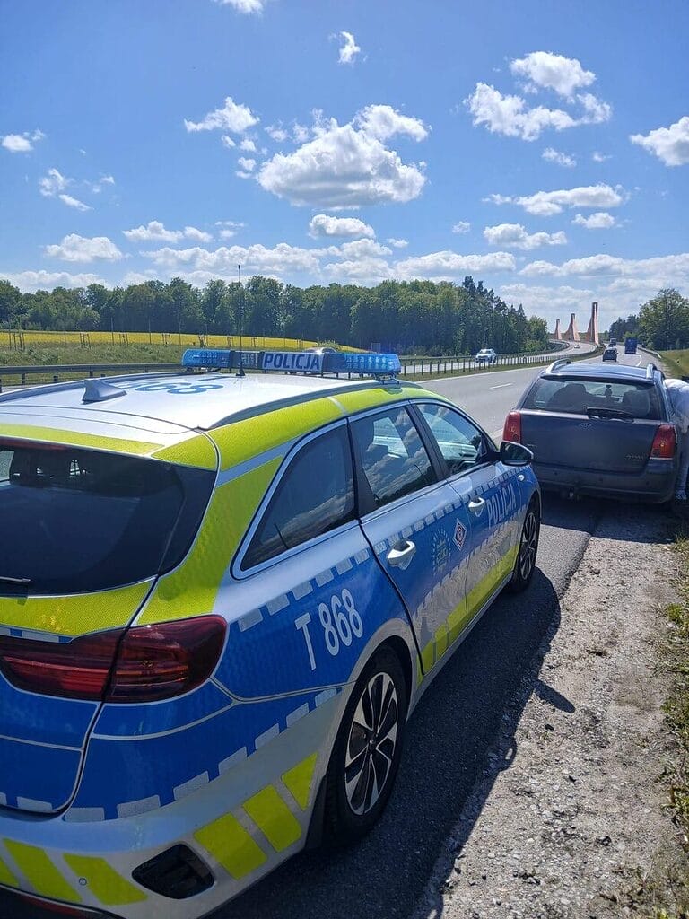 Pościg za pijanym kierowcą na drodze ekspresowej s5.