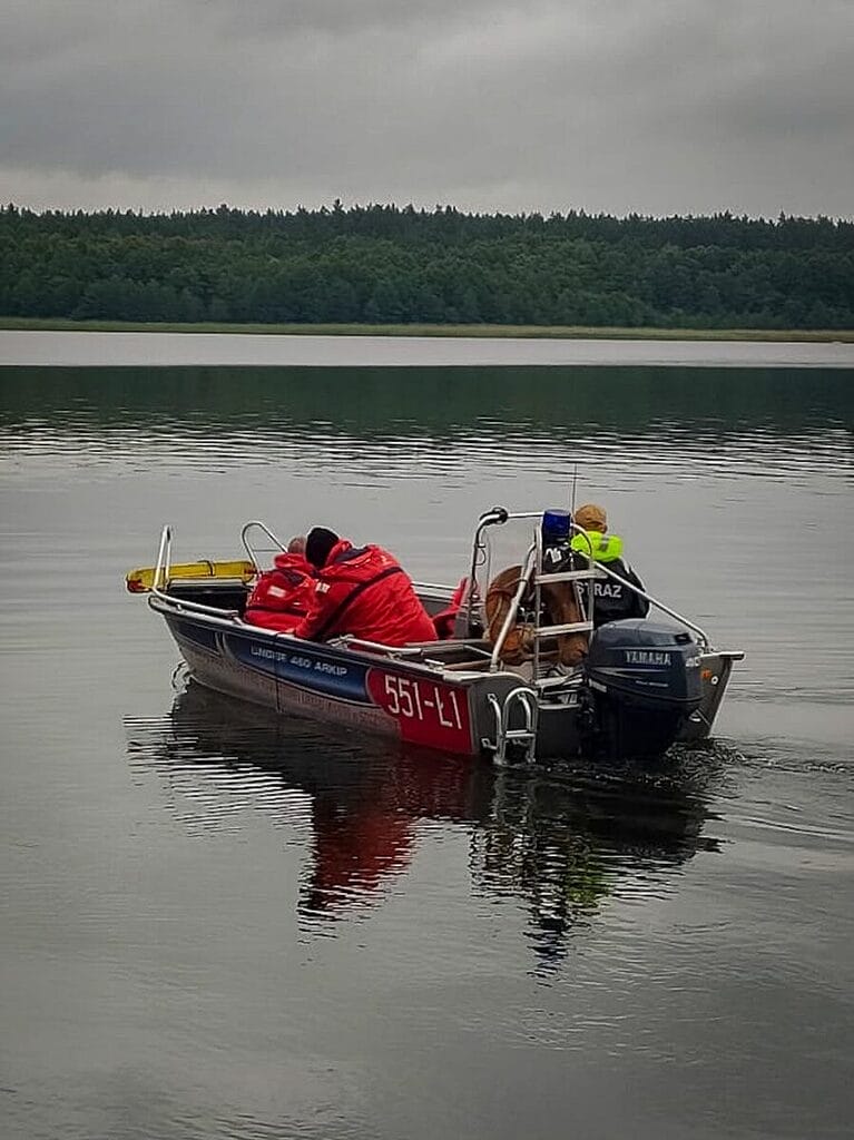 Region: Trwają poszukiwania 3 nastolatków nad jeziorem Małszewskim! 15 Trwają Poszukiwania 3 Nastolatków Nad Jeziorem Małszewskim!