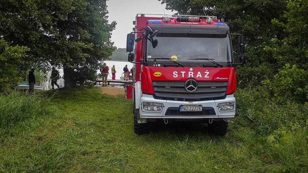 Region: Trwają poszukiwania 3 nastolatków nad jeziorem Małszewskim! 16 Trwają Poszukiwania 3 Nastolatków Nad Jeziorem Małszewskim!