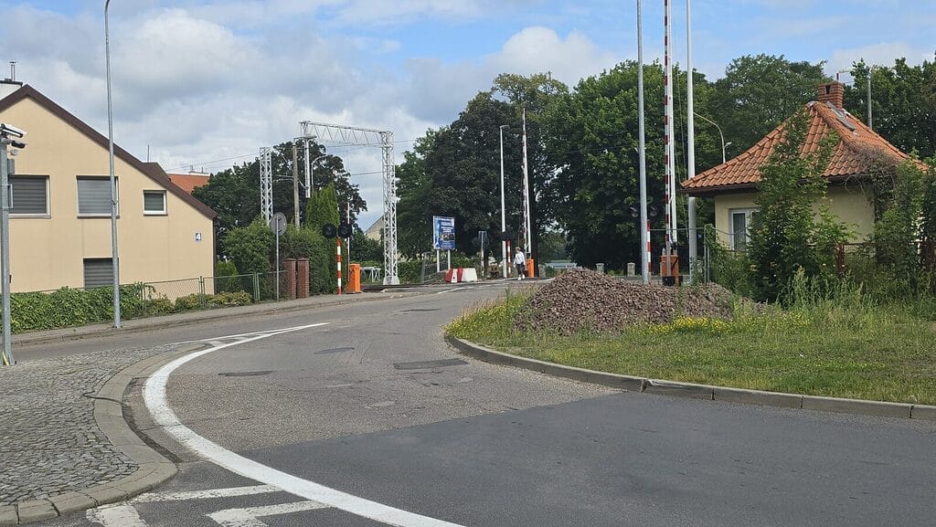 Ostróda: Przywrócona organizacja ruchu wokół przejazdów kolejowych! 14 Przywrócona Organizacja Ruchu Wokół Przejazdów Kolejowych!