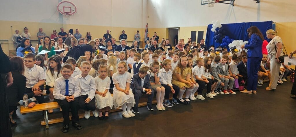 Żegnaj szkoło - czas na wakacje! Tak Ostróda kończy rok szkolny 16 Zakonczenie Piatka 1