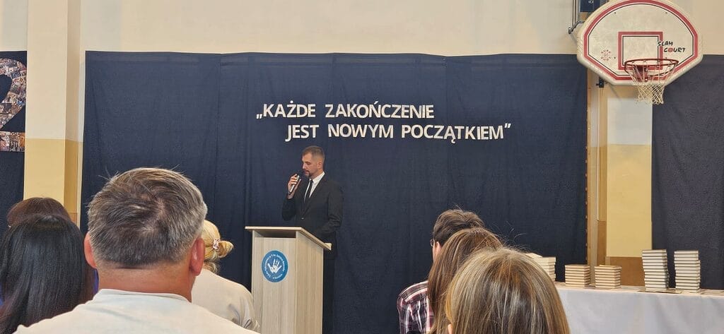 Żegnaj szkoło - czas na wakacje! Tak Ostróda kończy rok szkolny 15 Zakonczenie Piatka 3