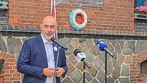 500 lat Reformacji w Ostródzie: nazwanie Ronda Reformacji i odsłonięcie pamiątkowej tablicy 47 500 Lat Reformacji Ostroda Rondo Tablica Gizewiusz 34 1