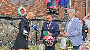 500 lat Reformacji w Ostródzie: nazwanie Ronda Reformacji i odsłonięcie pamiątkowej tablicy 43 500 Lat Reformacji Ostroda Rondo Tablica Gizewiusz 37